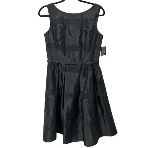 NWT Taylor Sleeveless Organza Little Black Cocktail Dress Sz 6 - Picture 2 of 13
